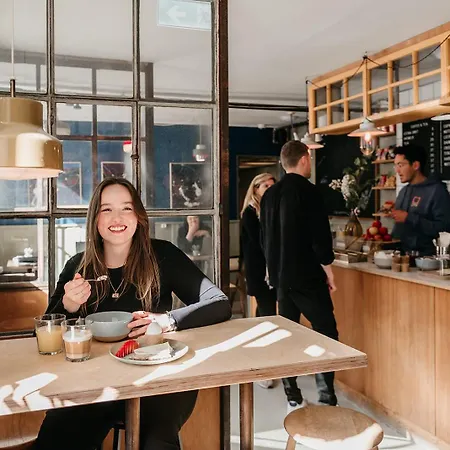 Capsule - Auberge de jeunesse